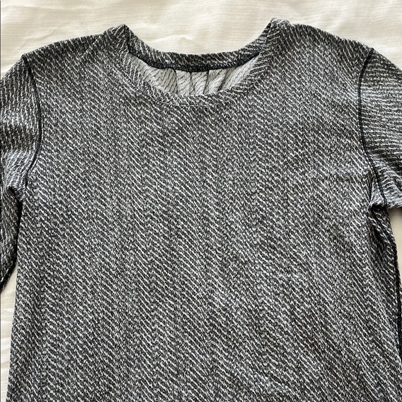 Lululemon Athletica Gray Long Sleeve Athletic Top - Picture 4 of 12